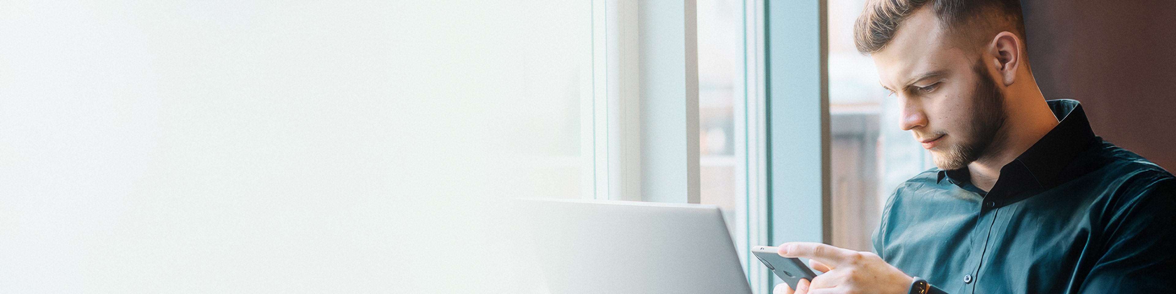 Borgaragluggin 3840X960